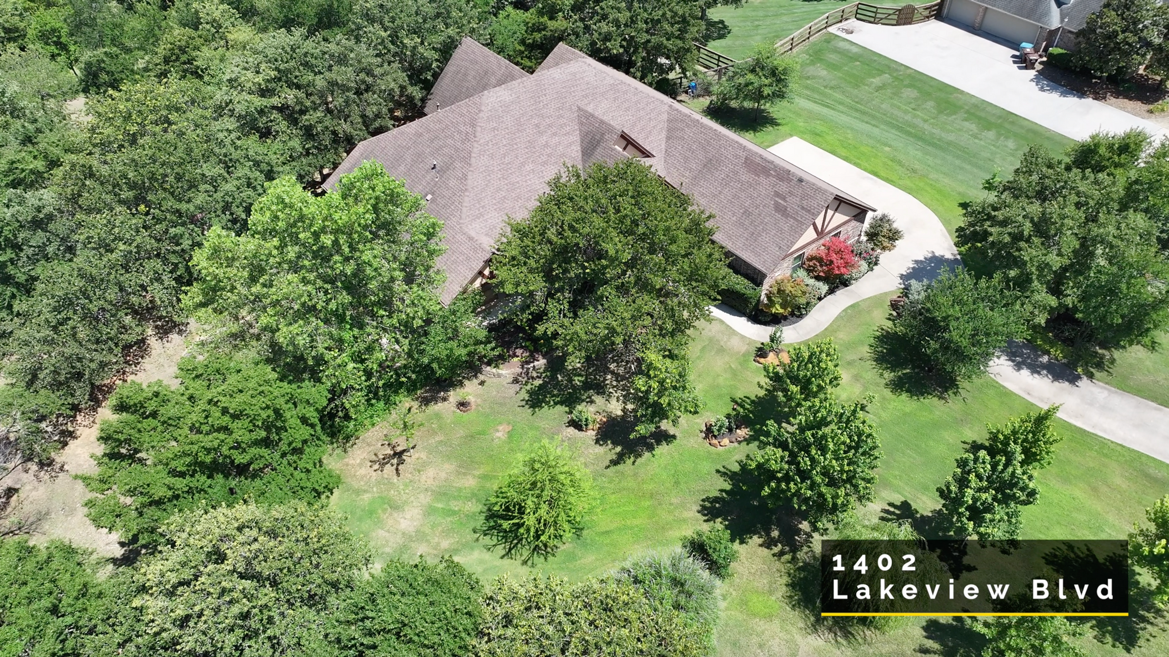 1402 Lakeview Blvd